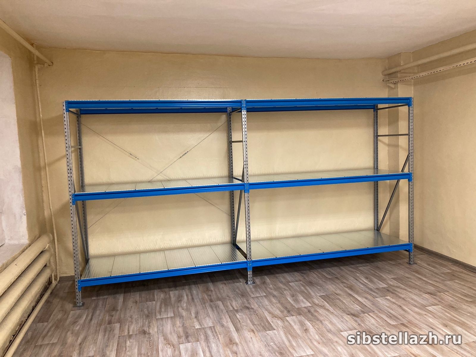 Полочный стеллаж